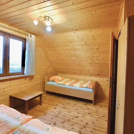 Jeziorny Raj بيت للعطل بوزيزدجة